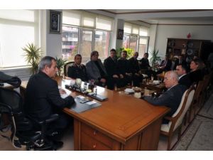 Şehit Aileleri Ve Gazilere Madalya