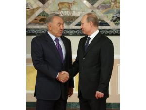 Nazarbayev’den Putin’e Olimpiyat Kutlama