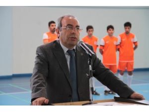 Yyü’lü Öğrenciler Yeni Spor Salonuna Kavuştu