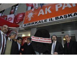Türk Eğitim-sen’den Ak Parti'ye Siyah Çelenk