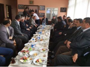 Başkan Çetin, Muhtarlarla Kahvaltıda Buluştu