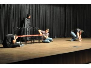 Hükümlü Gençler Uyuşturucunun Zararını Drama İle Anlattı