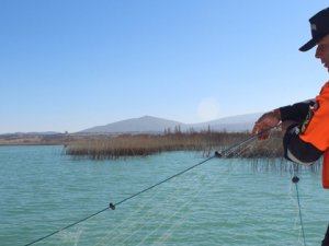 Jandarma Beyşehir Gölü'nü kirlilikten kurtarıyor