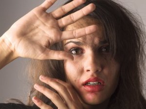 Kadınlara şok öneri: Çare yoksa eşinizi vurun