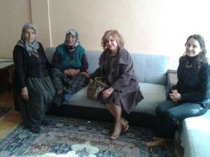 Kayseri Valisi Düzgün'ün Eşi Yaşlıları Ziyaret Etti