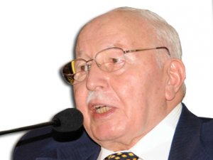 Erbakan Hoca dik durdu