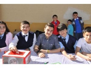 Haftalık Harçlıklarını Suriyeli Çocuklara Bağışladılar