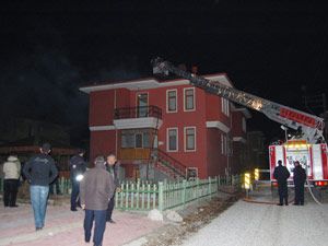 Villada meydana gelen yangın korkuttu