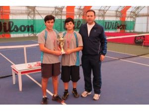 Toroslu Öğrenciler Teniste Antalya Şampiyonu