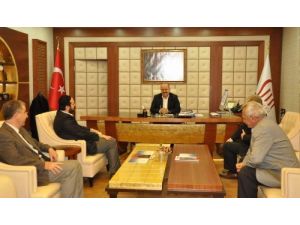 Saged, Vali Aydın’a Osmanlı Haritası Hediye Etti