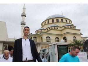 Sultan Kösen, Sidney’deki Gelibolu Camii’nde Cuma Namazı Kıldı