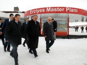 Bakan Yazıcı, Kar Hasretini Böyle Giderdi