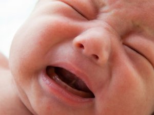 Bebekte İnatçı Ağlama Niye?