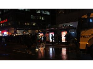 Kızılay'ı Trafiğe Kapatan Gruba Polis Müdahale Etti