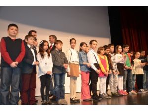 Eskişehir'in 'Altın Zekalar’ı Ödüllerini Aldı