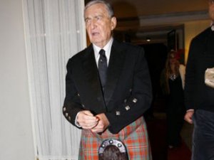 Rahmi Koç Venedik Karnavalı'nda kilt giydi