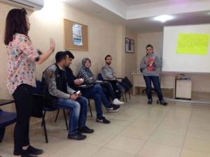 Gençlere 'Yinformasyon' Eğitimi Düzenlendi