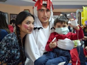 Sü Tiyatro Topluluğu, Çocuk Kliniğinde Oyun Sahneledi