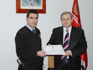 Başarılı polisler altınla ödüllendirildi