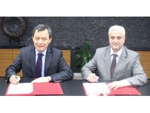 Gediz Üniversitesi'nden Bilime Büyük Destek