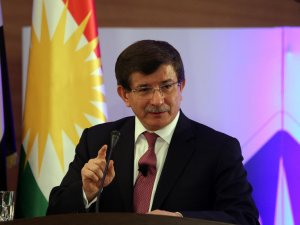 Davutoğlu Kürtler'in Davosu'nda Kürtçe konuştu