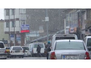 Hakkari’de Mart Ayında Lapa Lapa Kar Yağışı