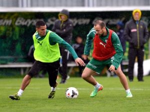 Bursaspor'da Ferhat Ve Fernandao Antrenmanı Yarıda Bıraktı