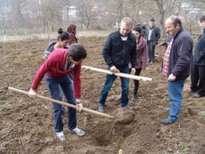 Bursa’da Kızılcık Yetiştiriciliği Kursuna Yoğun İlgi