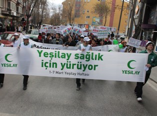 Konya'da yeşilay sağlık için yürüdü