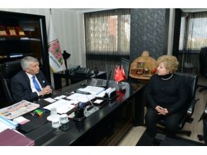 Azeri Profesörden Başkan Günaydın'a Teşekkür