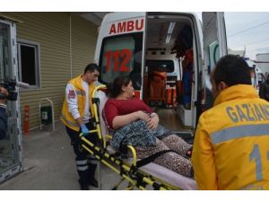 Elektrik Prizi Evi Yaktı,5 Kişi Dumandan Zehirlendi