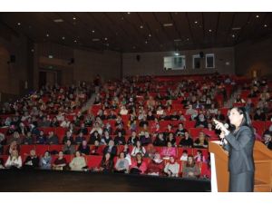 Kadınlar, Günlerini Seminerle Kutladı