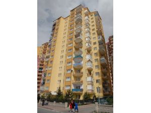 Bir Ailenin Katledildiği Apartmanın Sakinlerine Psikolojik Tedavi Uygulanıyor