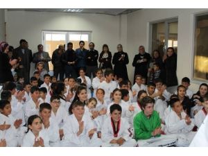 Niğdeli Sporcular, İlçe Salonunu Etkin Bir Şekilde Kullanıyor