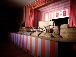 Çanakkale’nin İlk Şehitlerinin Anlatıldığı ‘kan Ve Toprak’ Dinar’da