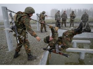 Kanada 9 Rus Askerini Ülkesinden Çıkarıyor