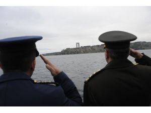 Nusret 99 Yıl Önce Mayın Döktüğü Yere Çelenk Attı