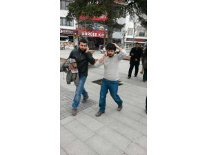 Hdp İl Binası Açılışında Gerginlik, Bir Öğrenci Yaralandı