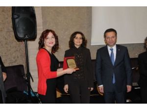 Kadınlar Günü’nde Kadınlar Şiirlerini Okudu