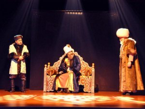 "Kanuni ve Sinan" oyununa yoğun ilgi