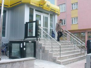 Sarayönü PTT'ye engelli asansörü