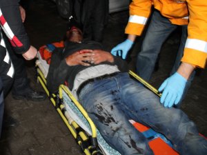 Kavgayı ayırmak istedi, dayak yedi