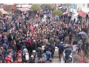 Düzce'de Hdp Binası Önünde Protesto