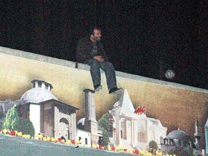 Üst geçitte intihar girişimi 