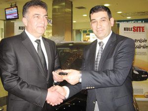 Kulesite’nin talihlisi arabasını teslim aldı