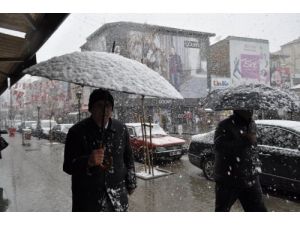 Kırıkkale’ye Lapa Lapa Kar