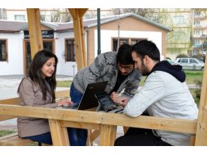 Tepebaşı Belediyesi'nden Parklarda Ücretsiz İnternet Dönemi