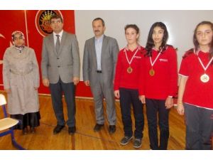 Siyer-i Nebi Bilgi Yarışmasında Ulubaş Lisesi Birinci Oldu