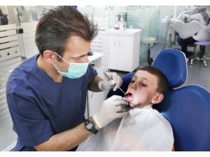 Diş Bakımının Geciktirilmesi Başka Hastalıklara Davetiye Çıkarıyor