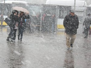 Etkili kar yağışı vatandaşları şaşırttı